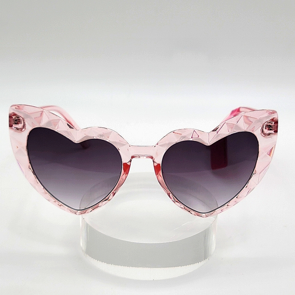 Beveled Heart 💗 By Betsey